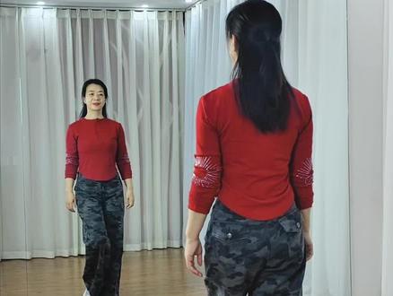 小感冒,今天请“解说小帅”替我喊口令啦#简单易学 #零基础广场舞 #月光洒满草原#背面演示