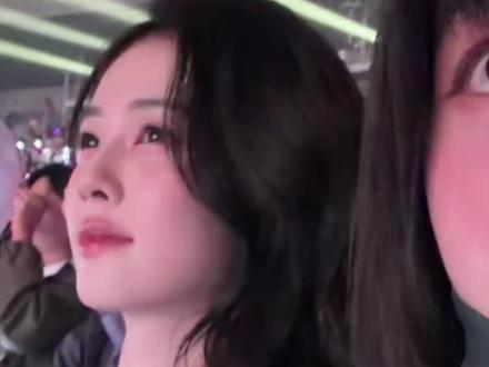 鹿姐看雨琦演唱会啦我们923姐妹大发#宋雨琦 #白鹿 #跑男团看idle演唱会 #idle