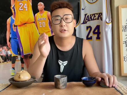 湖人是一支传统豪门,什么时候变成因为邢道荣在湖人,湖人才能打揭幕战和圣诞大战的呢?关注我,带你领略不一样的篮球视角!#詹姆斯 #邢道荣 #科比 #乔丹 #我要上热门