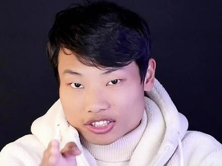 曾经的王者,现在还能一战吗?七彩虹将星x17xs 现在性价比超高,详细测评来一期,供大家参考!#将星x17 #搞笑 #七彩虹 #将星 #将星x15at #将星x16pro #电竞本 #游戏本 #游戏本推荐 #电竞 #测评 #办公笔记本电脑推荐 #电脑知识 #大数据推荐给有需要的人 #40系显卡 #高性能笔记本推荐 #显卡在燃烧#好物分享