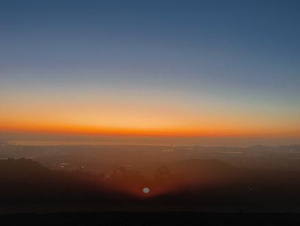 #日出🌅 #黄婆岭 日破云海处,人间皆浪漫!