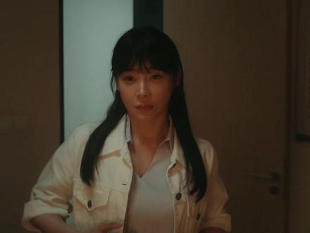 白靓靓身世曝光,饶雨瓷开启真正的复仇 #她的盛焰 #好剧推荐