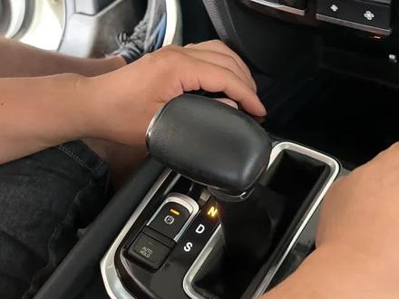 传祺gs8中央扶手箱拆卸,一定要看完,不然就会拆坏的