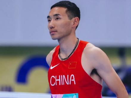 #2026亚洲室内田径锦标赛 男子800米,马忠强@🐴叔 馬忠強 最终获得一枚铜牌。结果、过程对于首次参加国际大赛的他来说可能都是意料之外,但“有收获”一定是意料之中,也许这只是收获的起点,对于职业生涯有了新的思考,善于总结的运动员一定会进步。
(感谢那姐在身旁提了好问题)
#田径说一哈 #田径 #800米