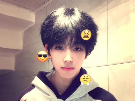 撞撞撞撞~不好意思撞到你了 #小鹿乱撞 #手势舞 #一学就会系列