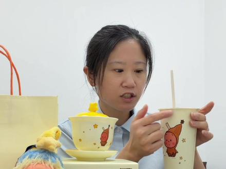 #吃货 #抖音美食推荐官 #我的生活日记 #日常唠嗑 #日常vlog @DOU+小助手 @DOU+上热门 @喜茶 @喜茶官方旗舰店 年度浩劫喜茶联名星星人,一开始被星星人吸引,没想到提拉米苏英红也很惊艳,喜喜茶你还有什么惊喜是我们不知道的!!!