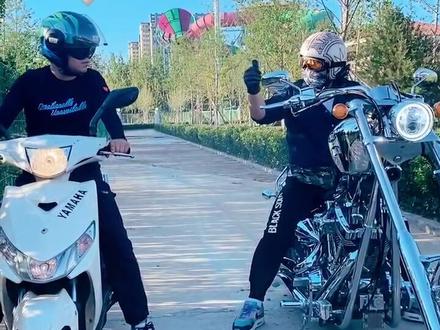 标准骑士礼,小主们学会了吗😜😜#摩托车 #机车 #骑士 #搞笑视频