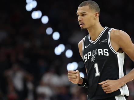 硬到骨子里!马刺把雷霆拖进抢七,这才是篮球最动人的样子 #nba季后赛 #马刺 #文班亚马