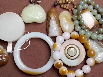 赏心悦目的精品且末料,每一件都有独特韵味,看看你更喜欢那一块#和田玉 #玉石魅力 #新疆和田玉 #且末料 #羊脂白玉