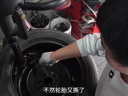 22岁学徒第十天了!什么时候能教会,愁人!另外奉劝各位刚入行的兄弟,一定要多自己研究多看,勤快!#汽车维修 #修车日常