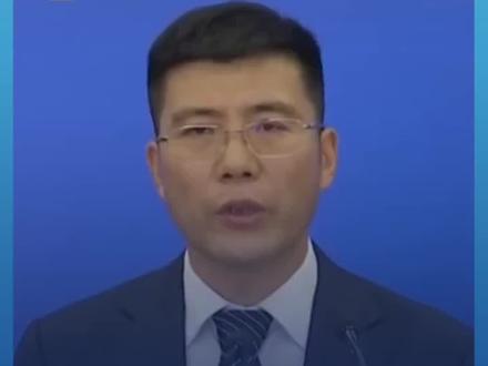 6月23日上午,全国人大常委会法制工作委员会举行发言人记者会。治安管理处罚法修订草案将提请本次会议三审。本次治安管理处罚法修改规定,对14周岁至16周岁以及16周岁至18周岁初次违反治安管理但情节严重、影响恶劣的,或者14周岁至16周岁一年内二次以上违反治安管理的,依法执行拘留。