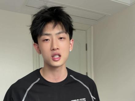 boneless哈苏线短袖真的帅#男友t恤 #男大薄肌 #运动感t恤 #boneless #潮牌短袖