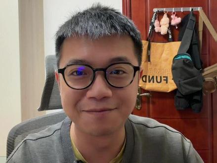 跟大家汇报一下套利白银的最新进展,纸面上赚了200多块钱,周五能不能顺利卖出?白银基金刚刚公告,12月29日起A类份额限购下调至100元! #白银基金 #基金 #投资 #泰勒来了