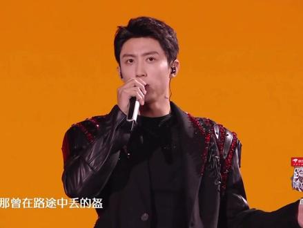 #跨年演唱会 #黄景瑜#黄景瑜玫瑰窃贼 黄sir好帅!!!!#湖南卫视黄景瑜 @黄景瑜工作室(兼秦sir办公室 @黄景瑜