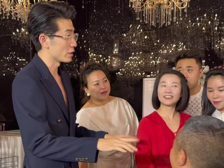 @一不小星 @霞老表小号 星哥回归场我也出力了,必须借他回归场求婚,我想吃自己的喜酒。