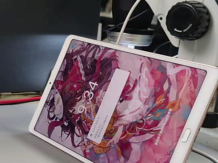 小米平板4Plus改装直供电?改造方案有很多,各位喜欢哪种方案,这个是背包客,模块加电容是最稳定的方案。牺牲一点美观,不过都是固定使用,背后也看不见。但是稳定跟电池是一摸一样的。支持运行的环境是9V到27V。#小米平板4Plus #改装直供电#平板自开机#闲置物品