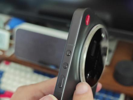 小米17 Ultra 徕卡版品控拉胯,变焦环松散、异响,对不起这个价?要不要退了?#小米17ultra #小米17ultra徕卡特别版 #小米 #雷军