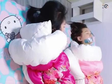 古风绸缎棉被丨#棉被包裹#原创#唯美视频分享