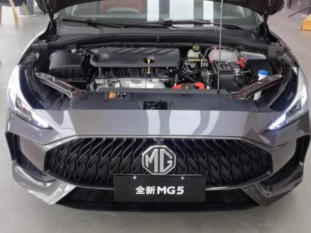 名爵5手动青春豪华版#抖音汽车 #谢谢大家的支持和关注