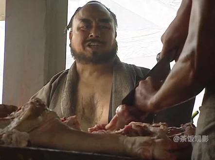 有一个人前来买肉,但却是来找茬的 #精彩片段 #好剧推荐 #怀旧经典影视