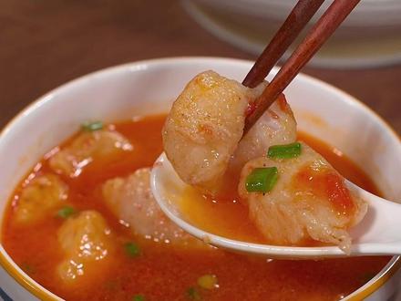 家里有孩子的别忘了,多给孩子吃鱼!这个番茄巴沙鱼汤汁鲜美,鱼肉鱼刺又嫩滑,孩子喜欢极了!#巴沙鱼 #减脂#轻食