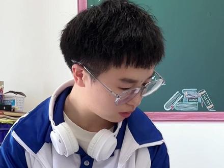 这是我们滚烫的青春里最沸腾的一章#学生时代 #校园 #一人分饰多角 #班费 #剧情