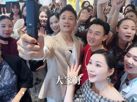 瓜导游带你云逛后浪,看看有没有你喜欢的品牌风格#服装人瓜哥 #后浪SHOWROOM #控区控货控价 #首个仅供线下实体的订货会 #后浪主理人