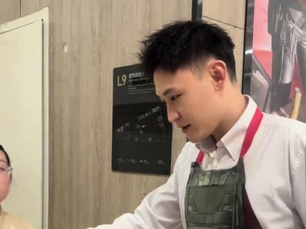 海底捞破壁行动出了张卡,这你扯不扯@三角洲行动 #三角洲行动 #海底捞联名 #康神开播了#真的假的?