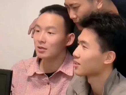 #谢浩男 一声战友,一生挚友,浩男人生最重要的时刻,有战友陪伴,不是亲兄弟,胜似亲兄弟,这战友情是铁血柔情!