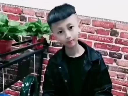 琦少麻麻亲手爆出琦少黑料😂琦少从小就有舞蹈天赋👍