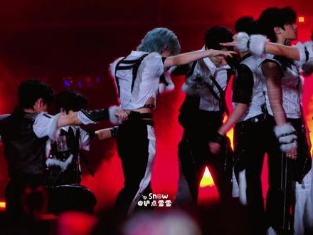 老米姐在现场看到我们皓皓领舞 眼泪都快出来了 今晚完全唇红齿白大美人!!!!苏新皓新音on4k直拍舞台
#苏新皓 #苏新皓全能ace #新年音乐会 #新年音乐会荣耀 @抖音小助手 @抖音创作小助手