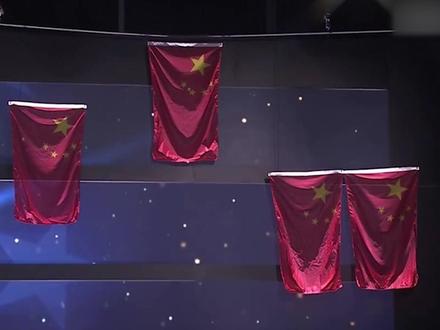 休斯敦世乒赛女单颁奖仪式,四面五星红旗同时升起,这就是国乒的排面!骄傲赞起!