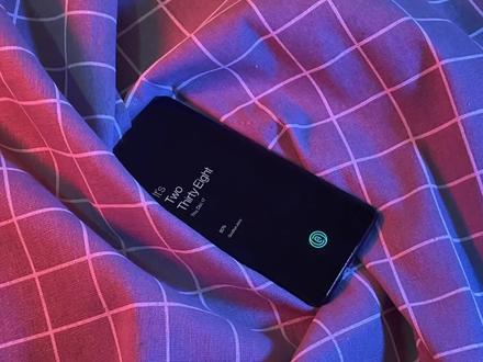 买不到一加8T赛博朋克版?教你改造一台二手一加7Pro!