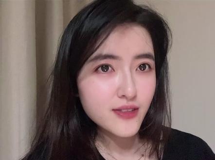 #水瓶座 受不了金牛座的慢两拍,#金牛座 觉得水瓶座是抓不住的风。#星座解析