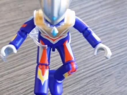 又是拆盲盒的一天@布鲁可戴小拿(冲3000粉)