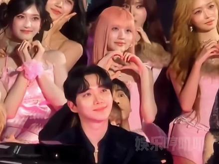 李俊昊化解公司迷惑行为
#aaa颁奖典礼 #张元英 #李俊昊
#韩娱明星 #KPOP