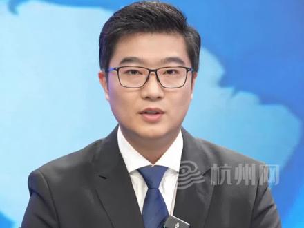 一20岁瘫痪小伙绑氢气球,将自己升入百米高空,降落时直接剪断绳子摔在房屋上。当地残联:正了解具体情况。