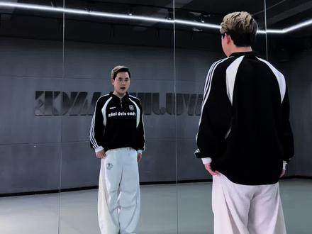 《快乐小马🐎》舞蹈分解来喽💕#抖音年味舞蹈大赏 #快乐小马舞蹈挑战 #人间扳手dandan编舞 #舞蹈分解教学视频