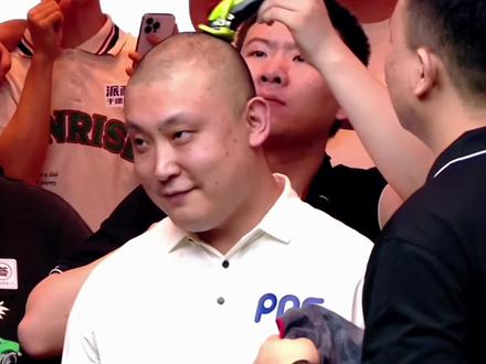 “鱼羊四番战”于德陆不敌杨邵杰,被现场剃了光头!#台球是一种生活 #于德陆vs杨绍杰