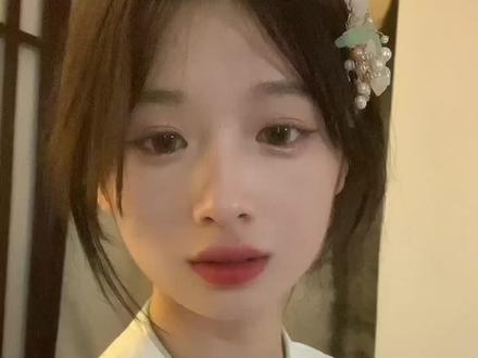 亲爱的妈妈 谢谢你一出生就把我丢下 所以我不再害怕任何人的离开
