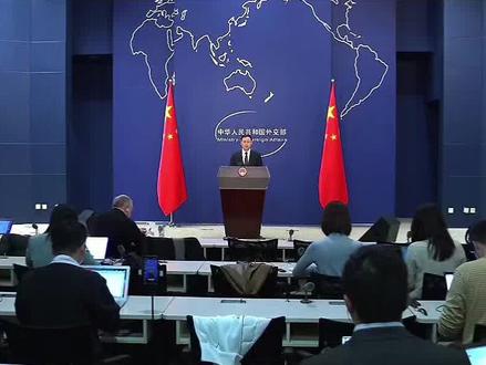 都要火烧眉毛了,居然还在翻皇历?人家装着军火的船都快到家门口了