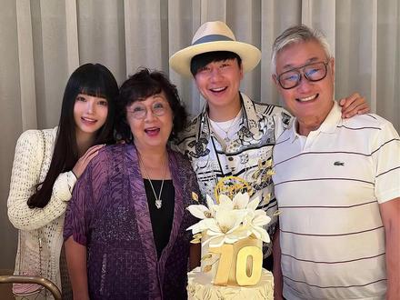 #林俊杰 官宣恋情,这张照片暴露的信息有点多...#安洁利老男人 #七七 #首饰分享 #林俊杰官宣恋情