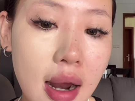 有了这个粉底我都不需要用遮瑕 瑕疵皮直接给我闭眼入#粉底液 #无滤镜试色 #黄黑皮 #底妆 #持妆不假面