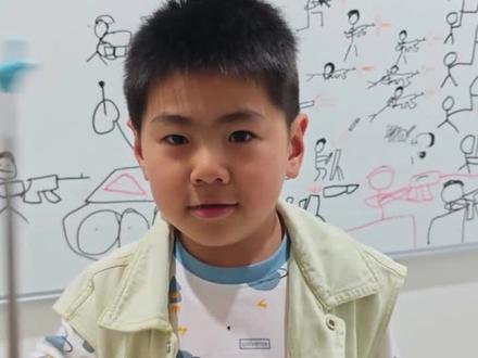 《火柴人大战12生肖!孩子绘画日常超精彩》 #有限的童年留下无限的快乐 #创作者中心 #创作灵感 #简笔画板
来看看孩子的创意绘画世界!他用画笔记录火柴人大战12生肖的精彩瞬间,还配上超有趣的解说。每一幅画都充满想象力,过程十分欢乐。快来一起感受孩子绘画里的奇妙大战吧!
