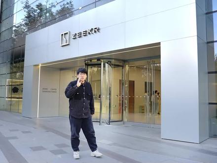 极氪009到店抢先看-豪华静谧座舱,空中大平层