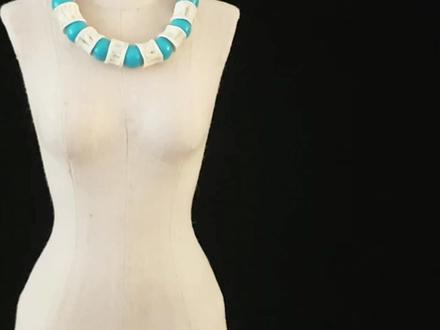 春节前大扫除,我救下一条鱼骨,把它盘成了手串。#钟衣小生裁缝手艺 #春节 #手串 #创作者中心 #创作灵感