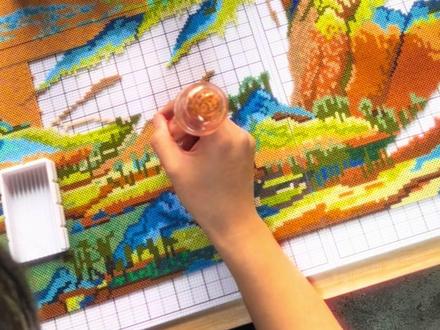 你说我能烫成功么?好紧张! #拼豆 #手工 #千里江山图 如果十二万颗豆不火,那我下一张就拼二十二万 #万物皆可拼豆 #手工diy