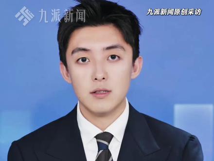 12月7日,湖南平江县,#村民称被75岁丈夫家暴女子老实 :被打女子70多岁,不会还手男子喜欢喝酒,性格暴躁,村里10家有8家不和他来往。