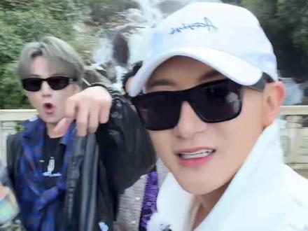 感觉自己一下年轻了十岁…#四叶草大战行星饭#宇宙闪烁请注意#搞笑#黄子韬