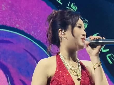 20260130汽水音乐Live现场
《让他走》王澳楠EVE
“爱是双向奔赴,不是放低姿态。”小喇叭跟王澳楠的爱一直是双向奔赴,26年《让他走》的第一次舞台,希望不好的不愉快的人和事都远离大家!@王澳楠EVE @汽水音乐Live现场
#汽水音乐live现场 #马年就宠你 #王澳楠EVE #被王澳楠喊ID会出神图